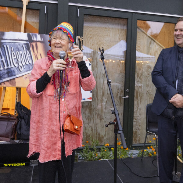 Årets hæderskvinde er helt sin egen 